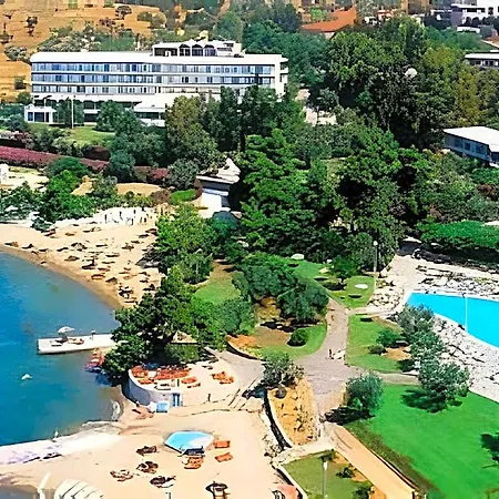 Village & Conference Center Hotel 4*