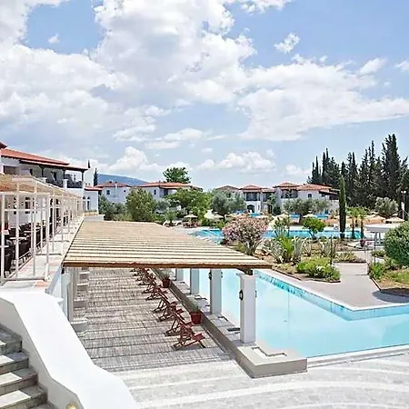 Hotel Village & Conference Center 4*